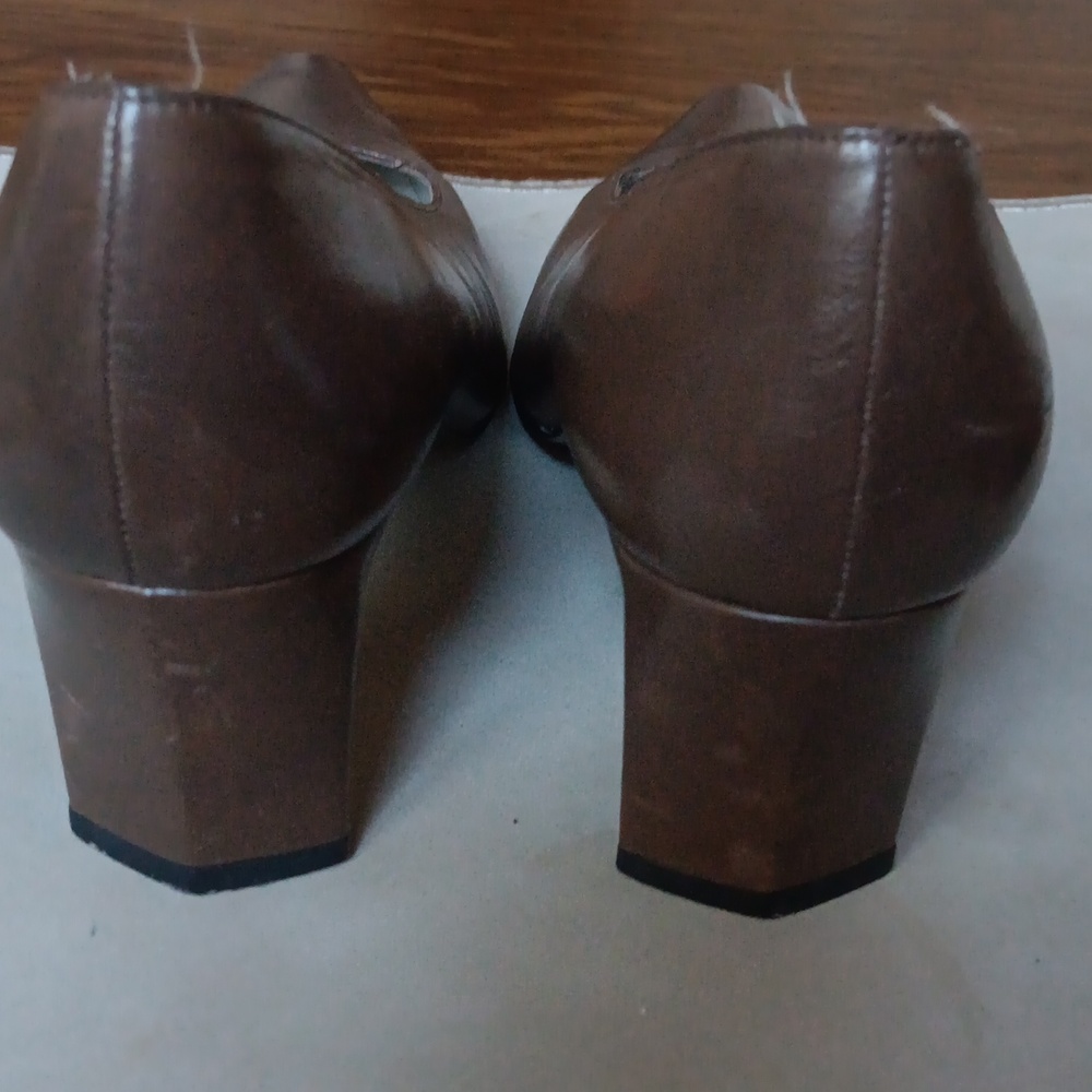 Charles Jourdan Taupe Pump 7.5M.Vintage - Picture 4 of 8
